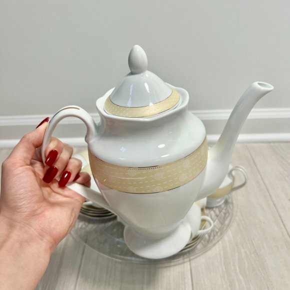 "Lorren Home Trends" China Gold Mix & Match Coffee Set of 19 - Picture 9 of 16